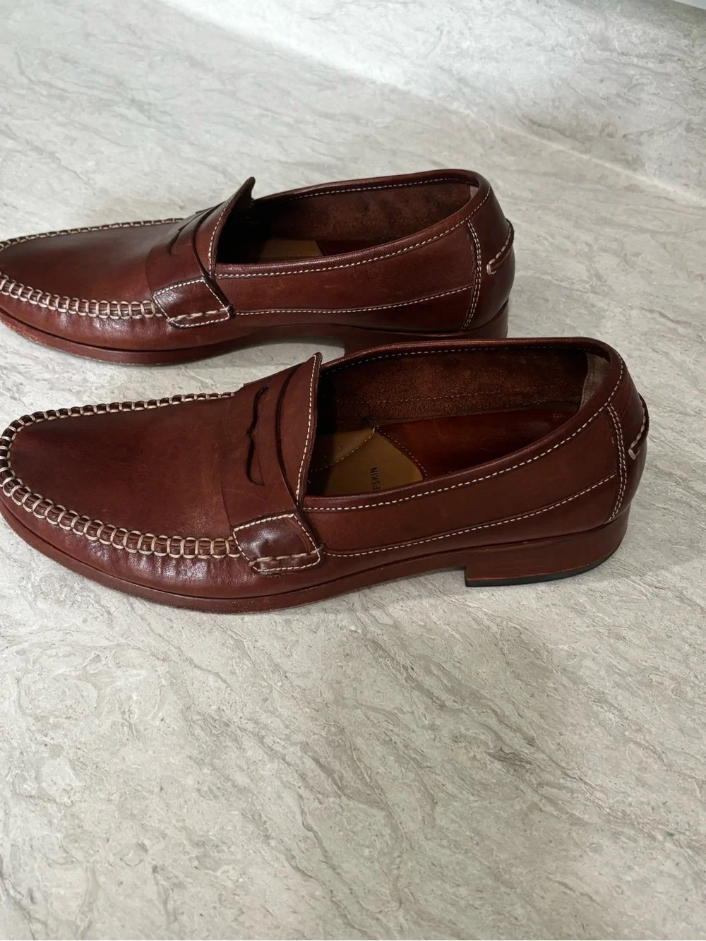 Johnston & Murphy Men's Chestnut Brown Sheepskin Leather Penny Loafers